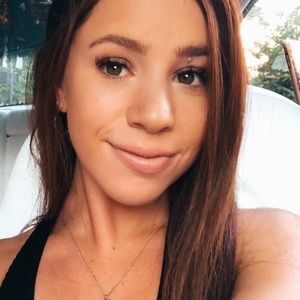 Meet your Posher, Avery